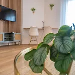 Prensa & Nice Courtyard By Ele Apartments