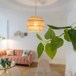 Prensa & Nice Courtyard By Ele Apartments