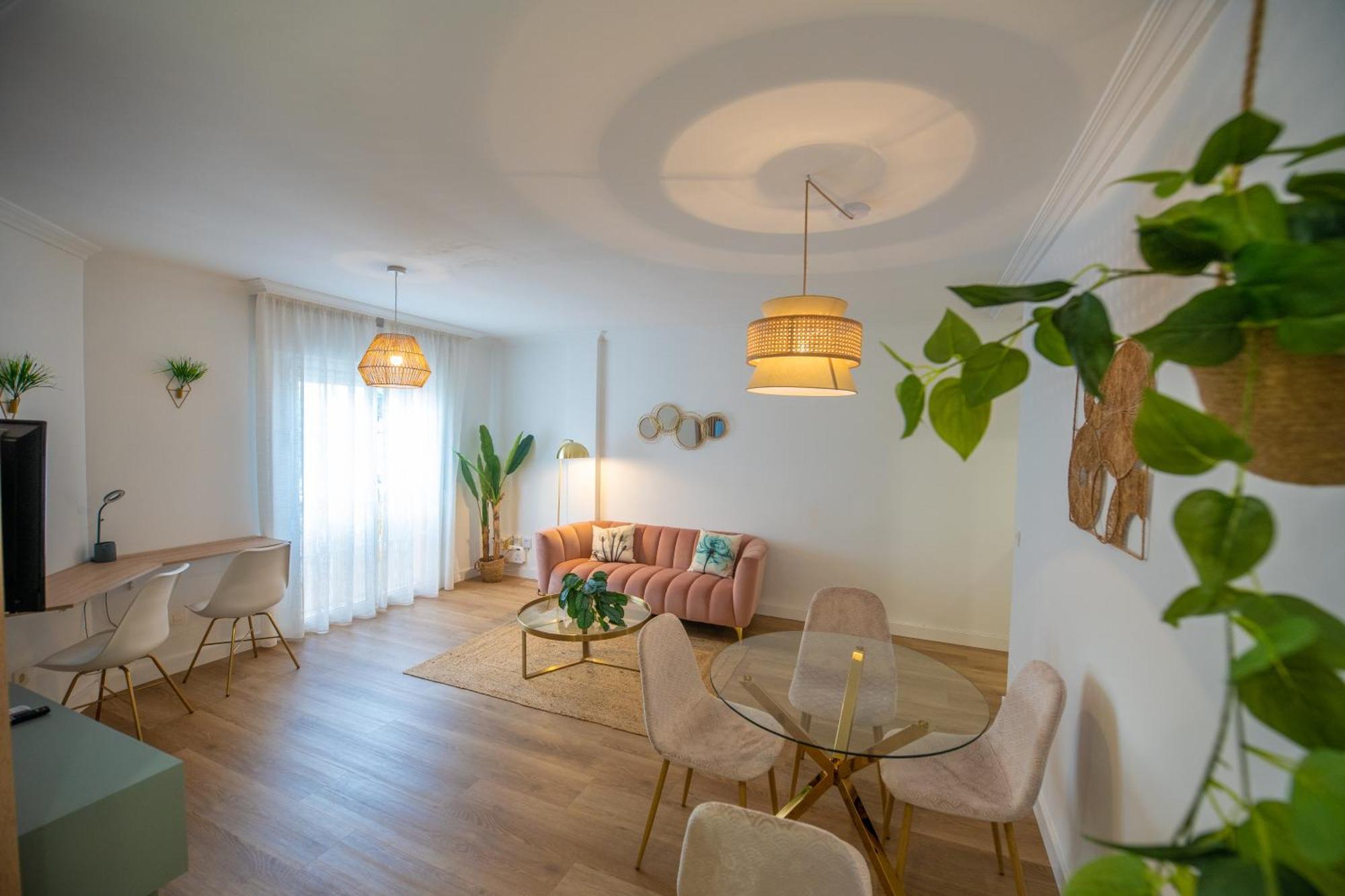 Apartment Prensa & Courtyard By Ele Malaga