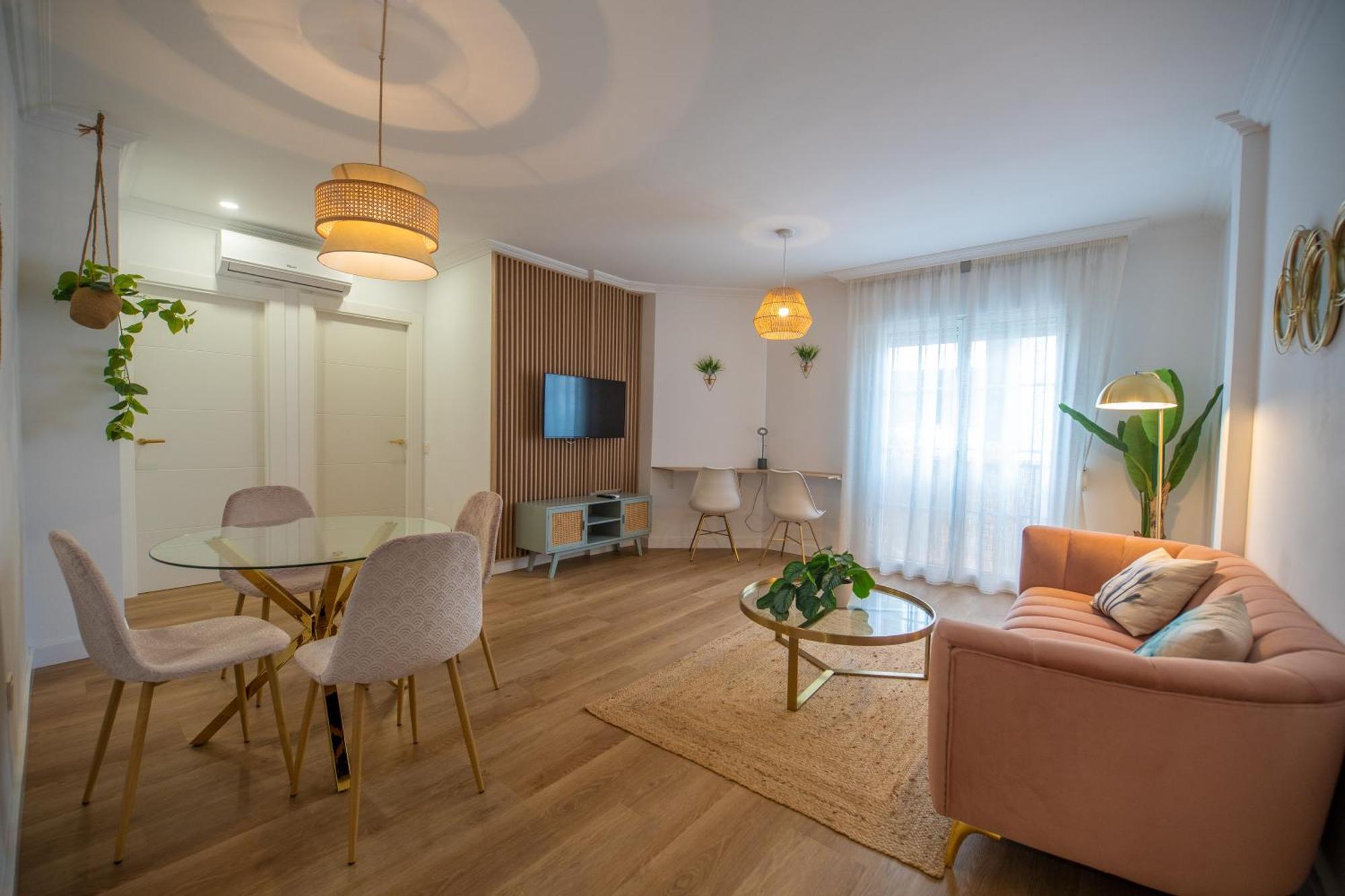 Prensa & Courtyard By Ele Apartment *